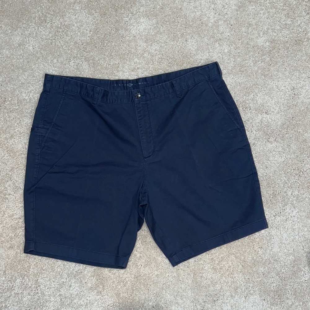 Men’s Joseph Abboud shorts size 44.